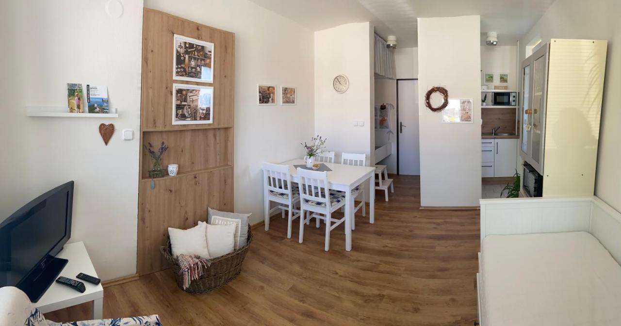 Apartman V Brezi Buitenkant foto